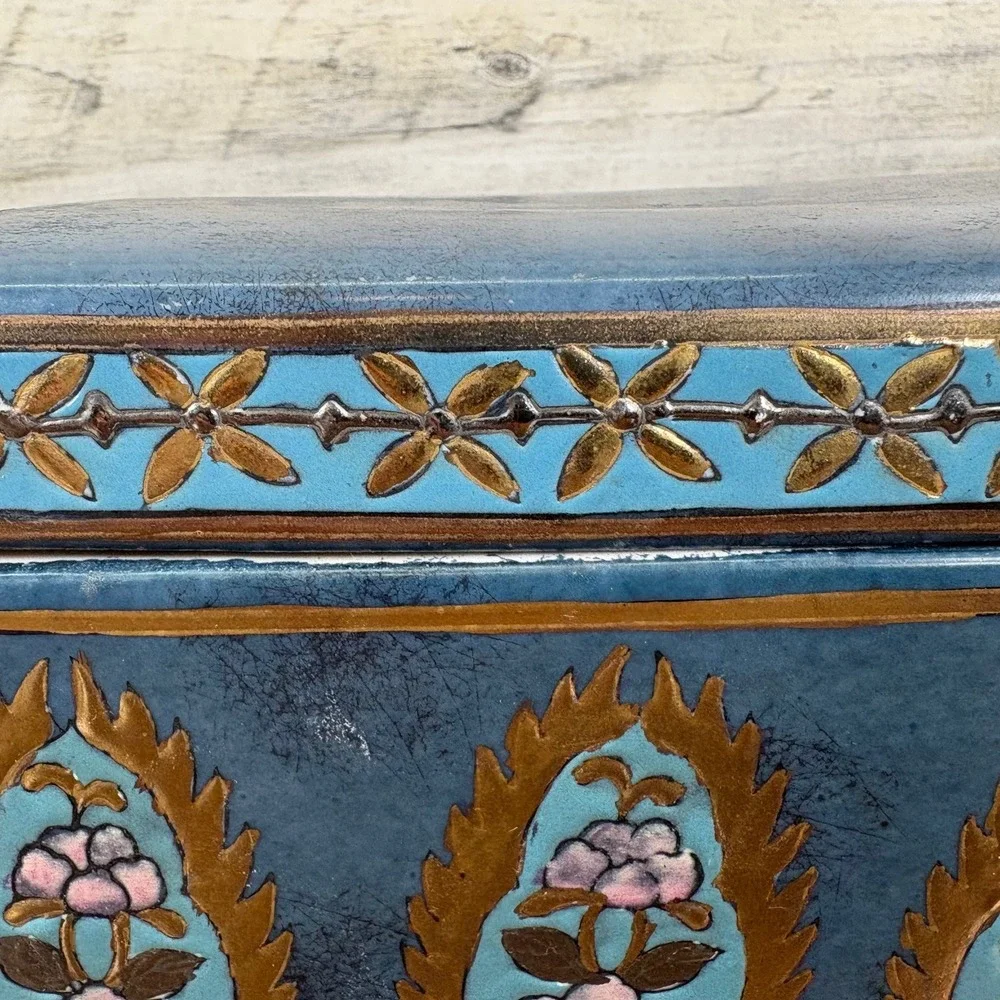 Antique Chinese Porcelain Enamel Cloisonné Trinket Box 9